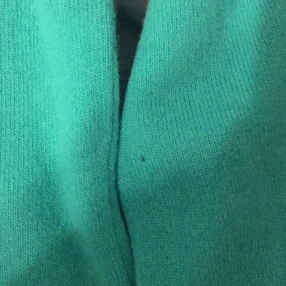 Vineyard Vines teal v neck sweater! - Picture 3 of 5
